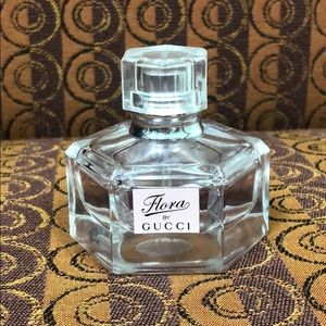 Flora by Gucci Gorgeous Gardenia edt 1 Fl ounce